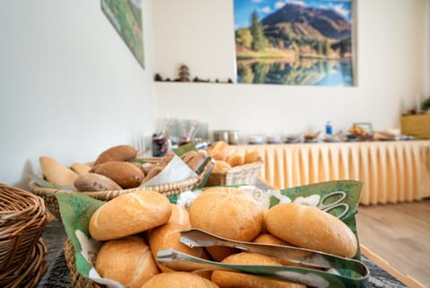 Breakfast, Buffet breakfast