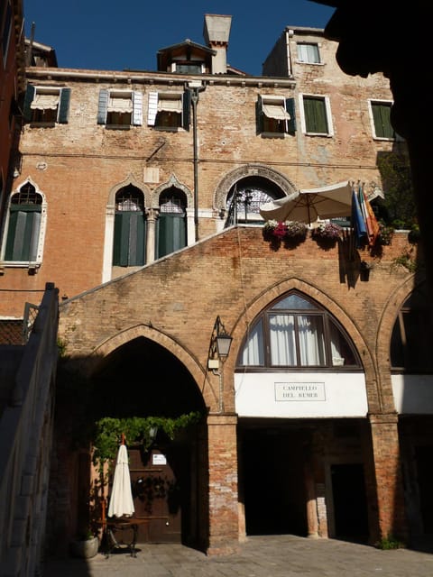 Facade/entrance, Bird's eye view