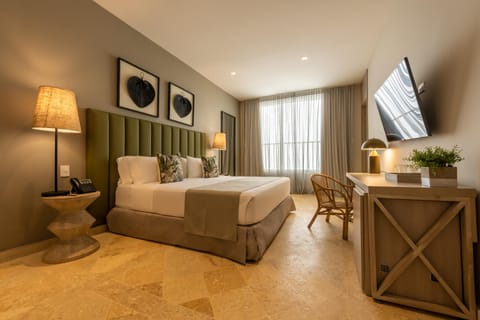 Bed, TV and multimedia, Bedroom