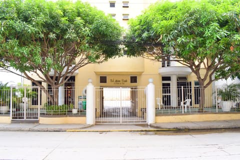 Property building, Day, Lounge or bar