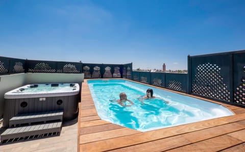 Day, Solarium, Guests, Swimming pool