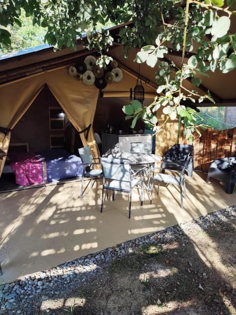 Patio, Dining area, Bedroom