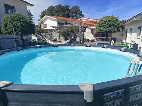 Area and facilities, Swimming pool