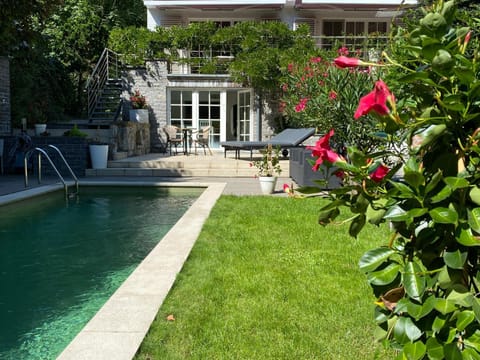 Property building, Garden, Garden view, Pool view, Swimming pool