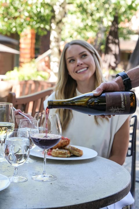 Restaurant/places to eat, Dining area