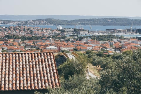 City view, Sea view, Street view