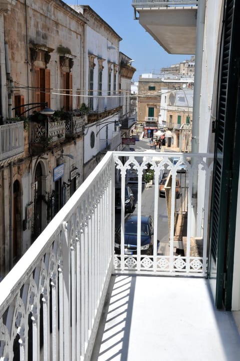 Facade/entrance, Balcony/Terrace, City view