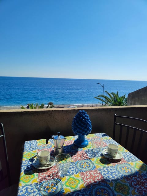 Natural landscape, View (from property/room), Beach, City view, Sea view, Breakfast