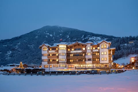 Property building, Facade/entrance, Winter, Mountain view