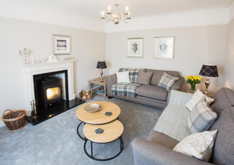 Shore View Cottage House in Scotland