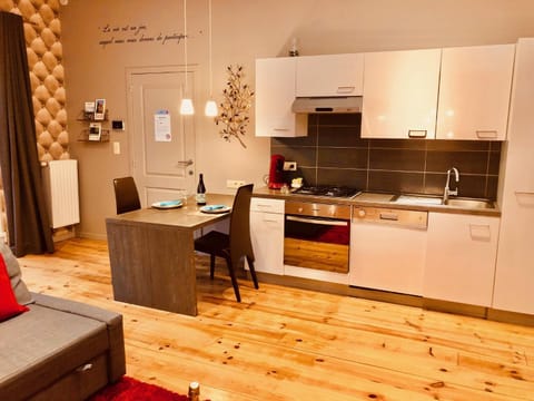 Coffee/tea facilities, Kitchen or kitchenette, Dining area, dishwasher, minibar, pet friendly, stove, toaster