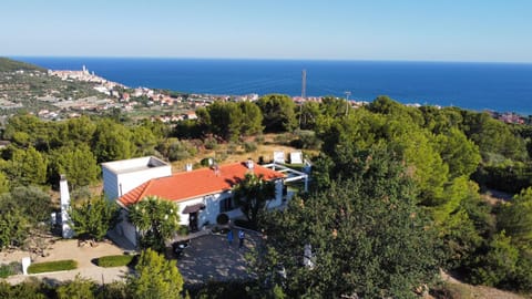 Villa Shambhala Villa in San Bartolomeo al Mare