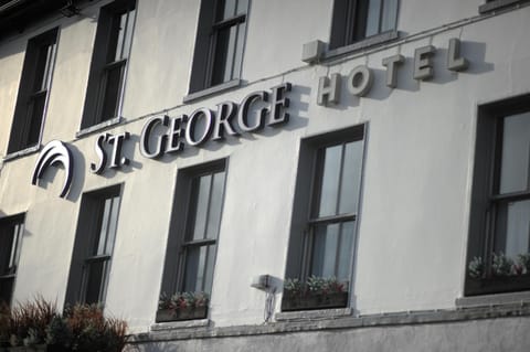 Property building, Facade/entrance, Property logo or sign