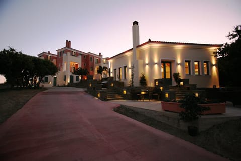 Property building, Facade/entrance, Night