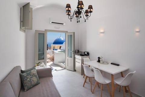 View (from property/room), Living room, Seating area