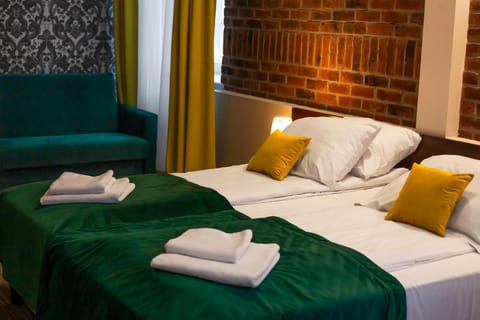 Bed, Photo of the whole room, towels