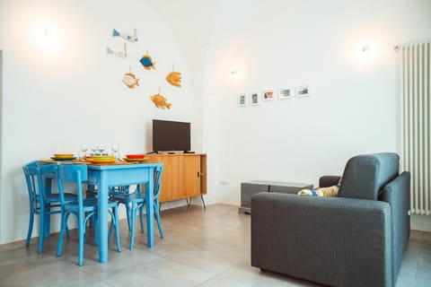 TV and multimedia, Living room, Seating area, Dining area, Evening entertainment