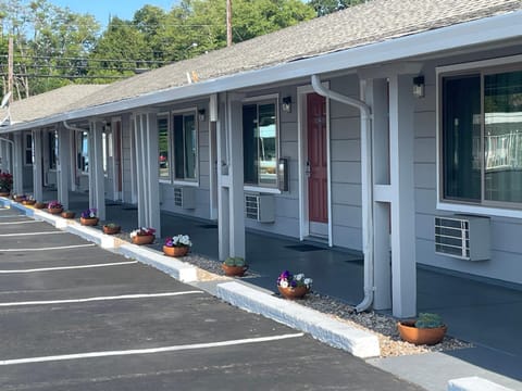 Lark Motel Willits Motel in Willits