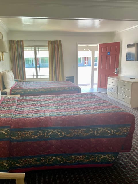 Lark Motel Willits Motel in Willits