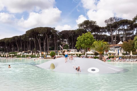 Aqua park, Swimming pool