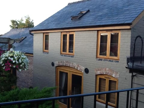 The Queens Apartment in Ludlow