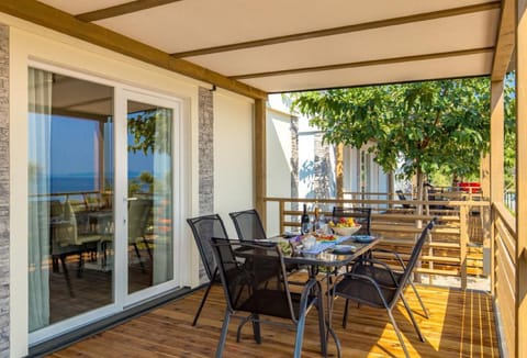 Balcony/Terrace, Dining area