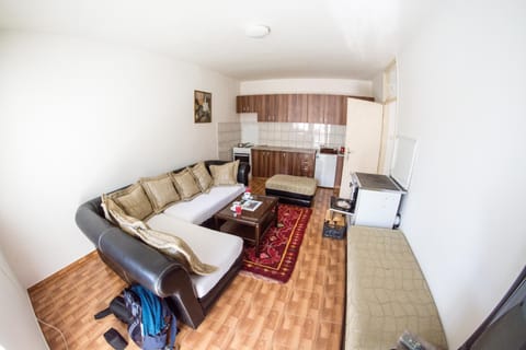 Kitchen or kitchenette, Living room