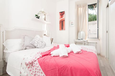 Bedroom, Landmark view