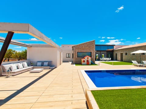 Facade/entrance, Garden, Swimming pool