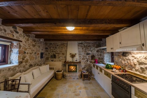 Ev Zin Folia Apartment in Leonidio