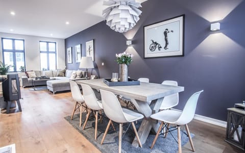 Living room, Seating area, Dining area