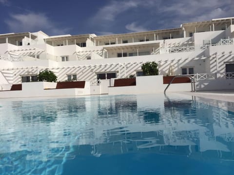 Property building, Swimming pool, Swimming pool