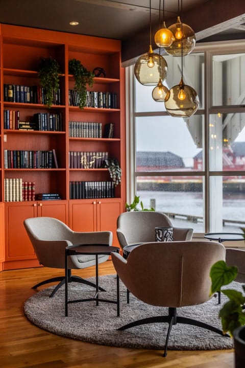 Library, Lounge or bar