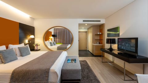 Bed, Photo of the whole room, Bedroom, hair dresser, air conditioner
