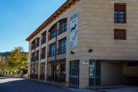 Facade/entrance, View (from property/room)