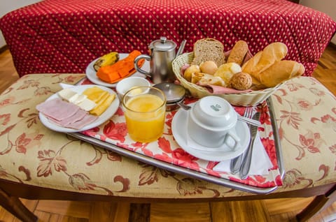 Food and drinks, Food, Breakfast, Continental breakfast