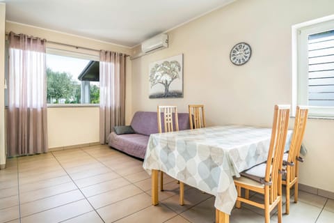 Property building, Patio, Day, Garden, View (from property/room), Balcony/Terrace, Garden view