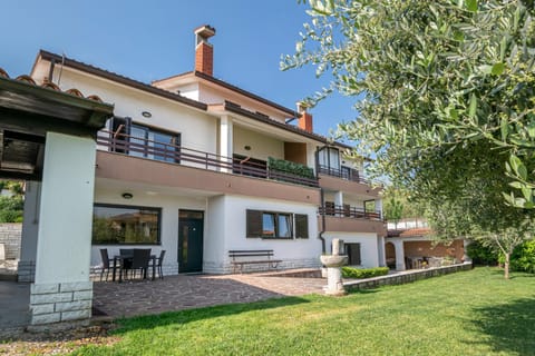 Property building, Patio, Day, Garden, View (from property/room), Balcony/Terrace, Garden view