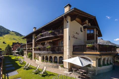 Property building, Garden, Garden view