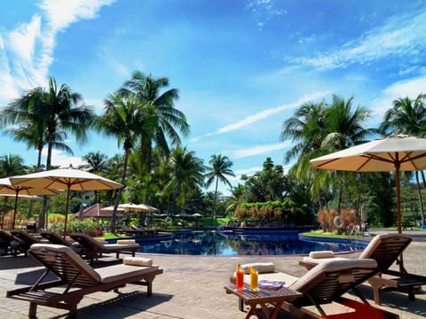Swimming pool, Swimming pool