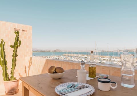 Day, Natural landscape, View (from property/room), Balcony/Terrace, Dining area, Sea view