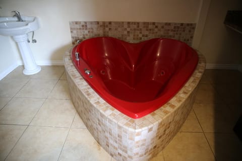 Chateau Inn & Suites Motel in Downey