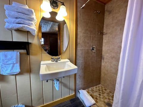 Yellowstone Cabins and RV Cabin in West Yellowstone