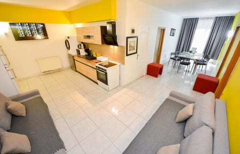 TV and multimedia, Kitchen or kitchenette, Living room, Dining area