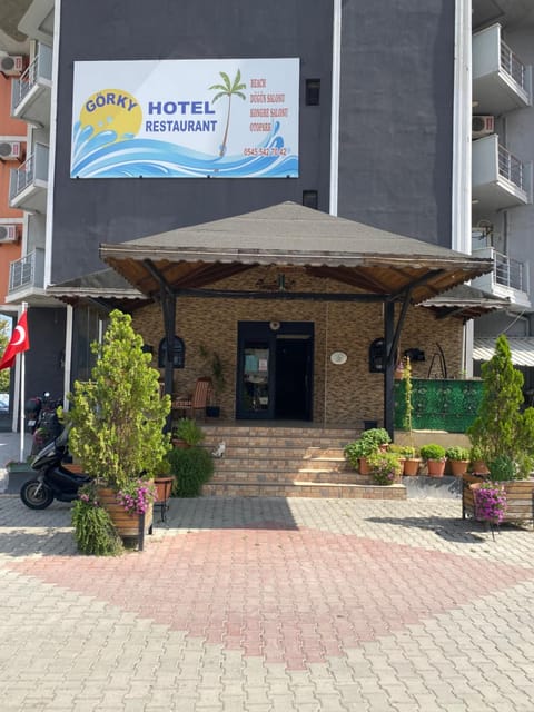 Facade/entrance