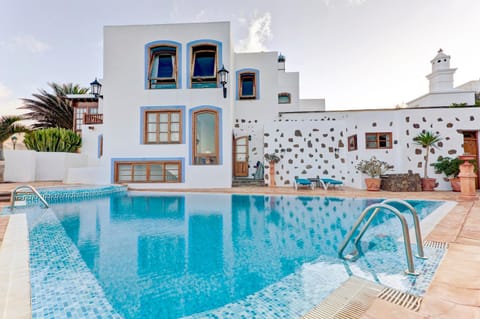 Day, Swimming pool, Swimming pool