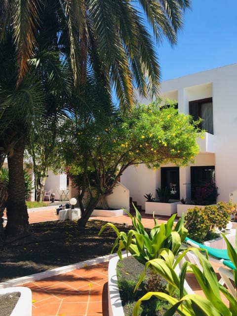 Patio, Garden, Swimming pool