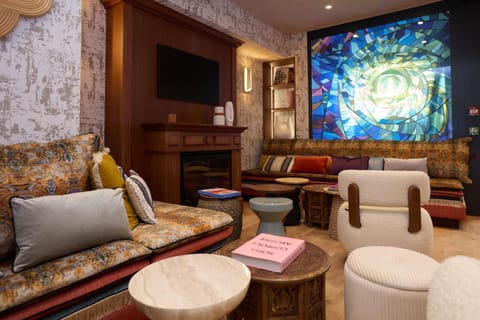 TV and multimedia, Living room, fireplace