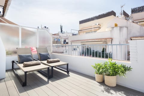 Balcony/Terrace, sunbed