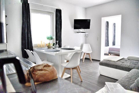 TV and multimedia, Kitchen or kitchenette, Living room, Photo of the whole room, Dining area, kitchen